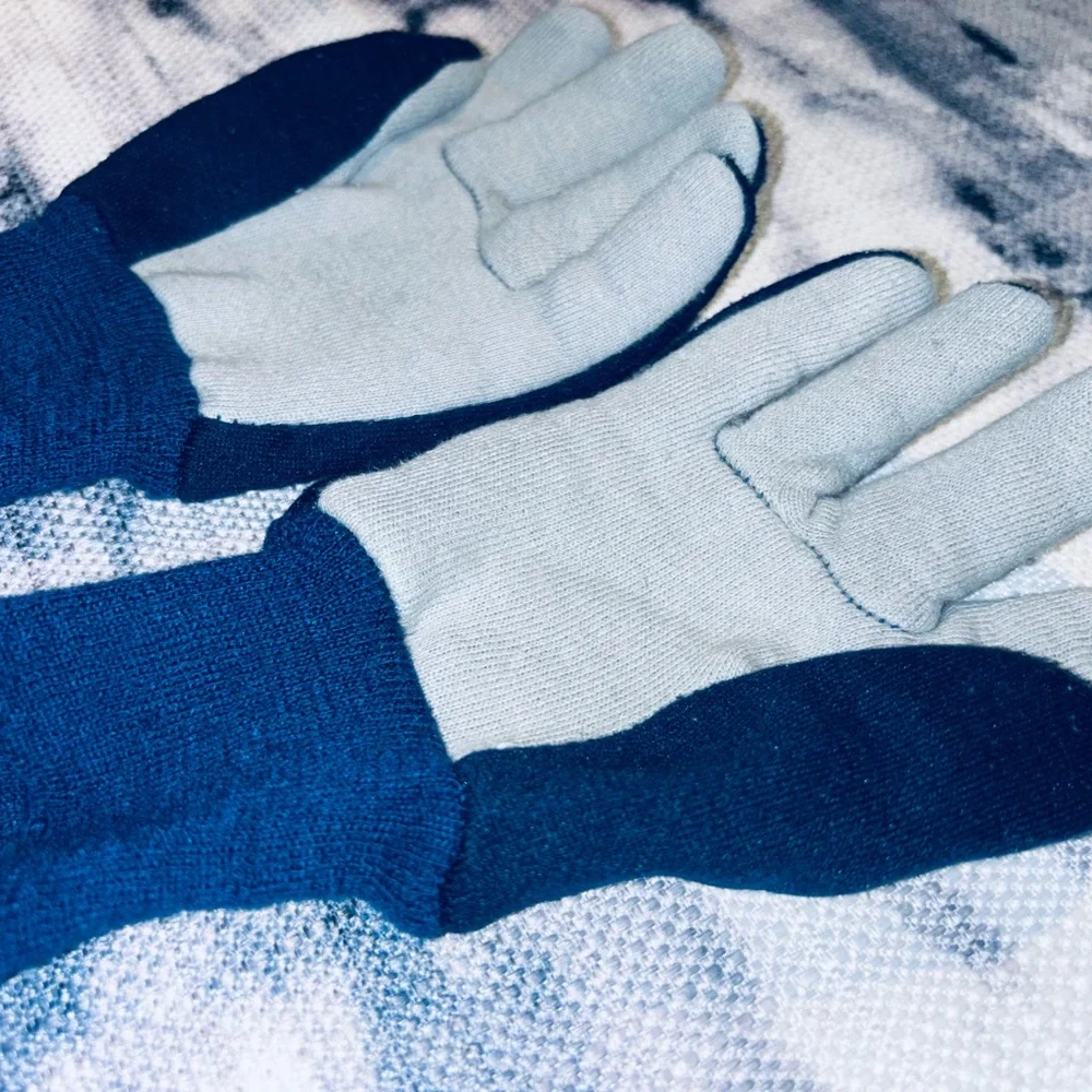 Seattle Seahawks Two Tone Gloves -Youth Size- Ages 5-8 Yrs.